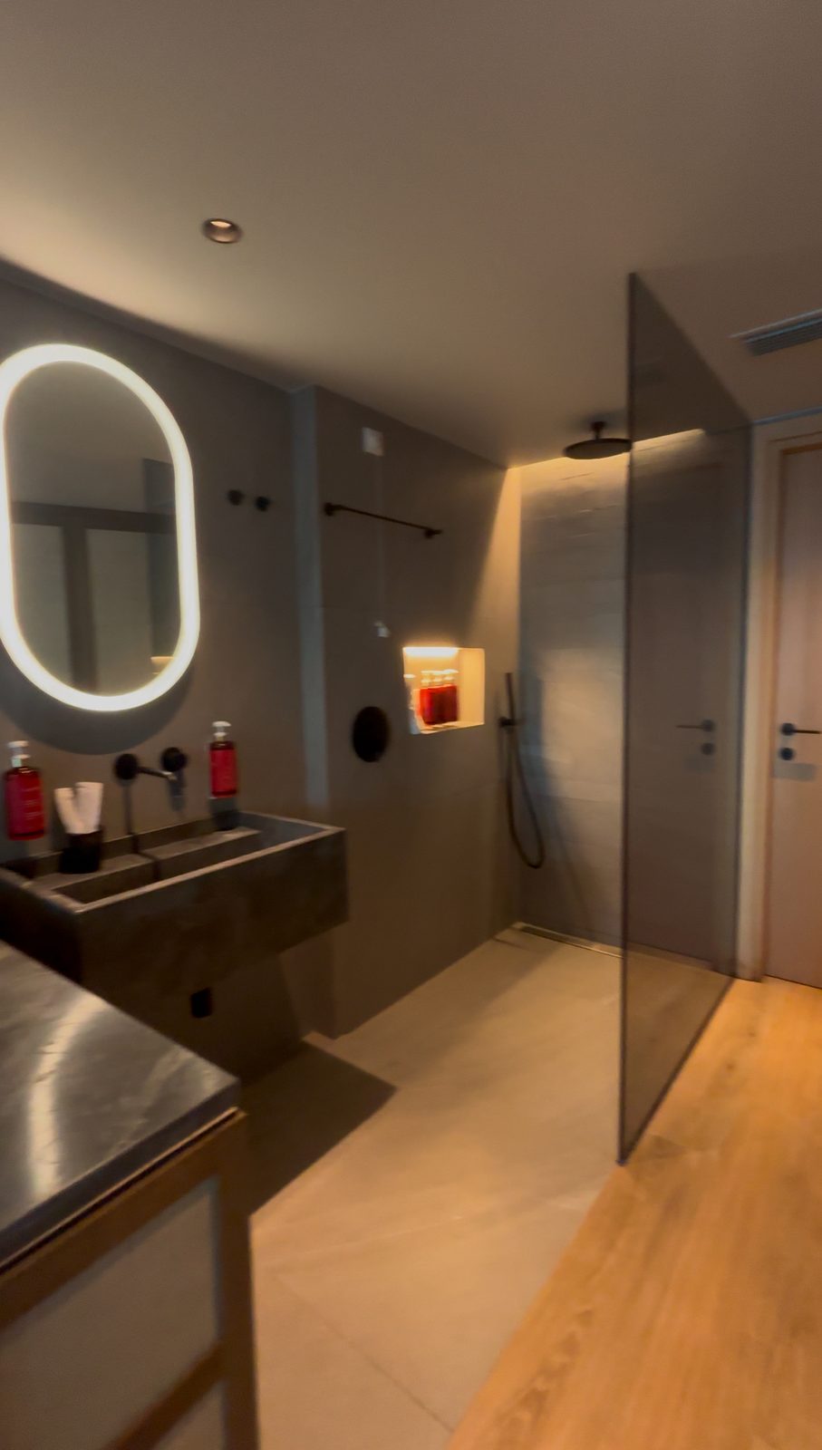 The open shower, know before you book