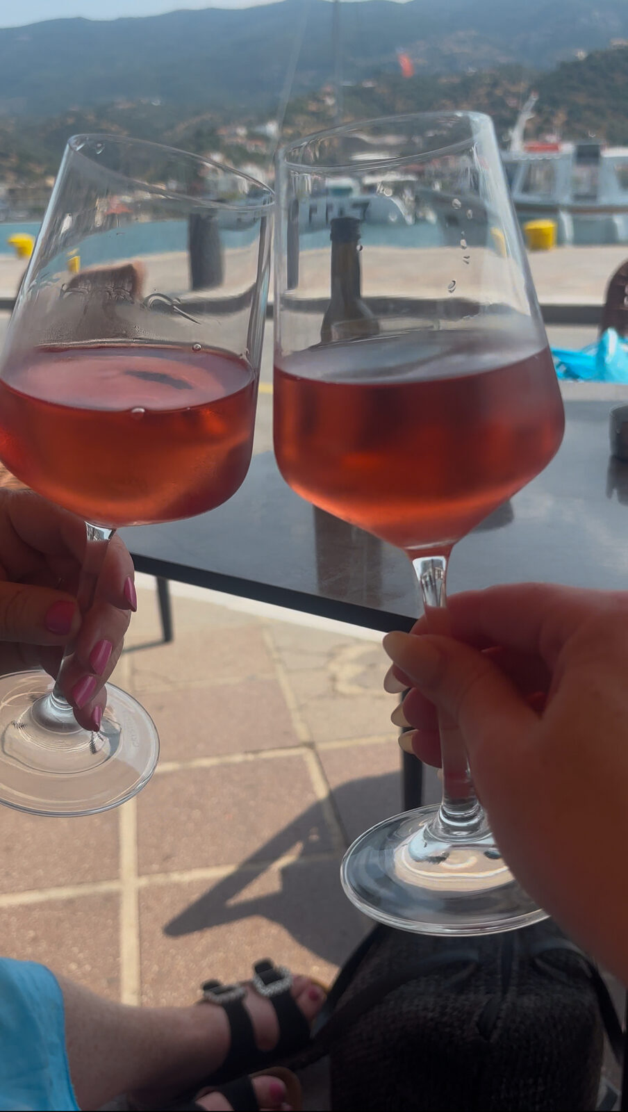 Sparkling rosé at Retro on the Poros waterfront