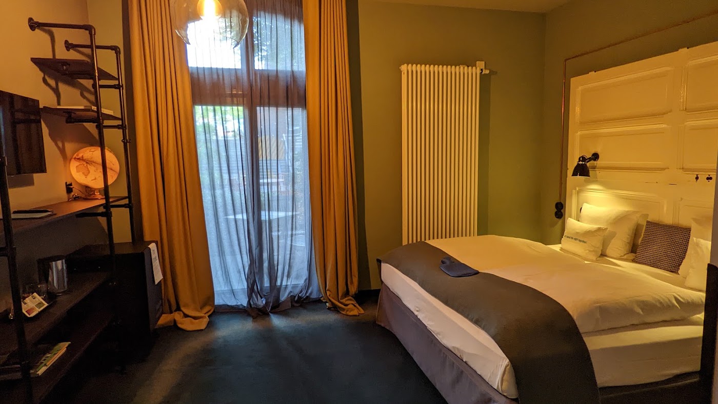 25hours Hotel Altes Hafenamt, dog-friendly hotel, photo 2