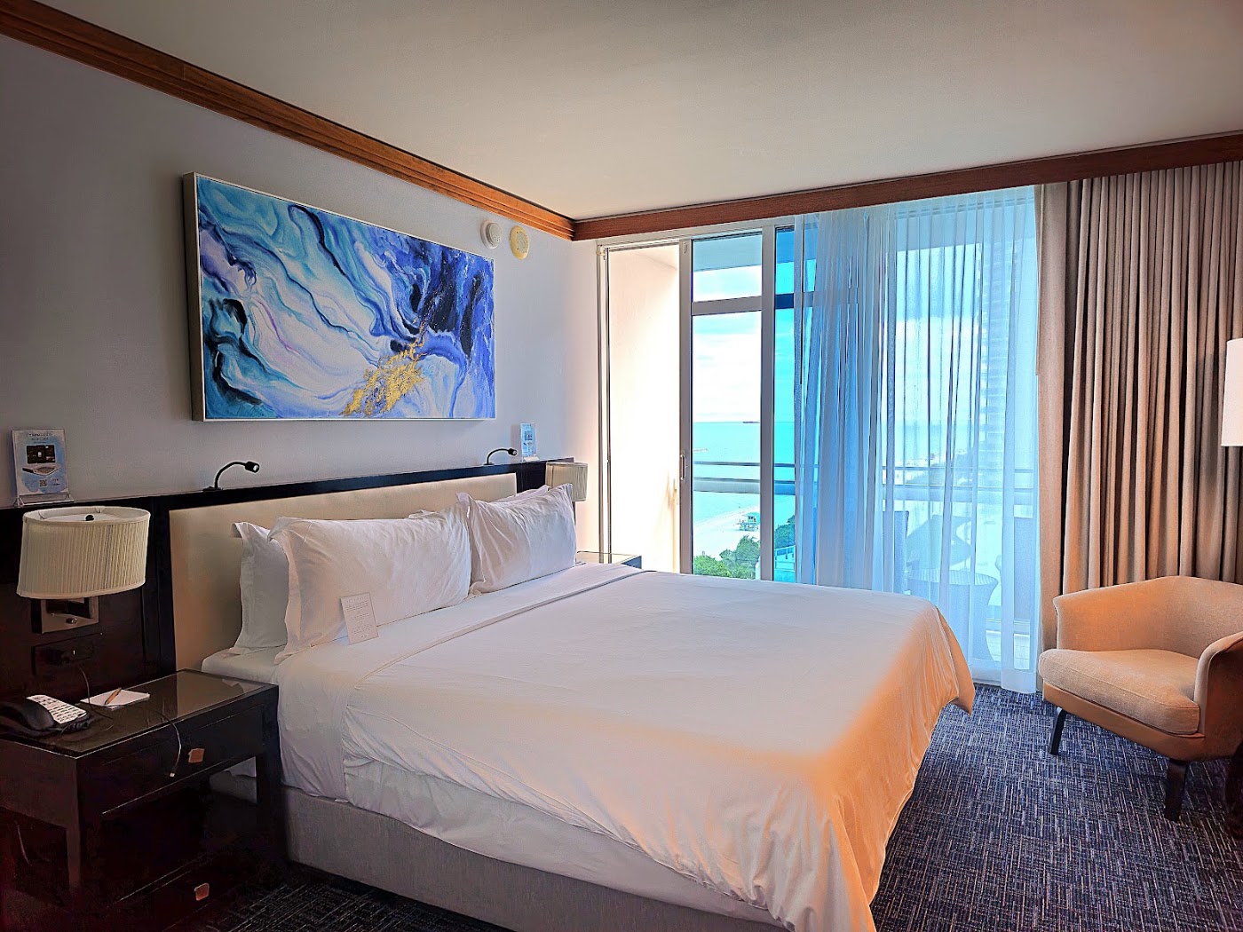 Carillon Miami Wellness Resort, dog-friendly hotel, photo 2