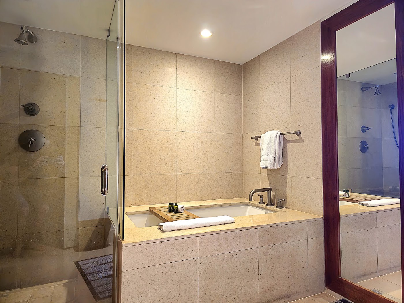 Carillon Miami Wellness Resort, dog-friendly hotel, photo 4