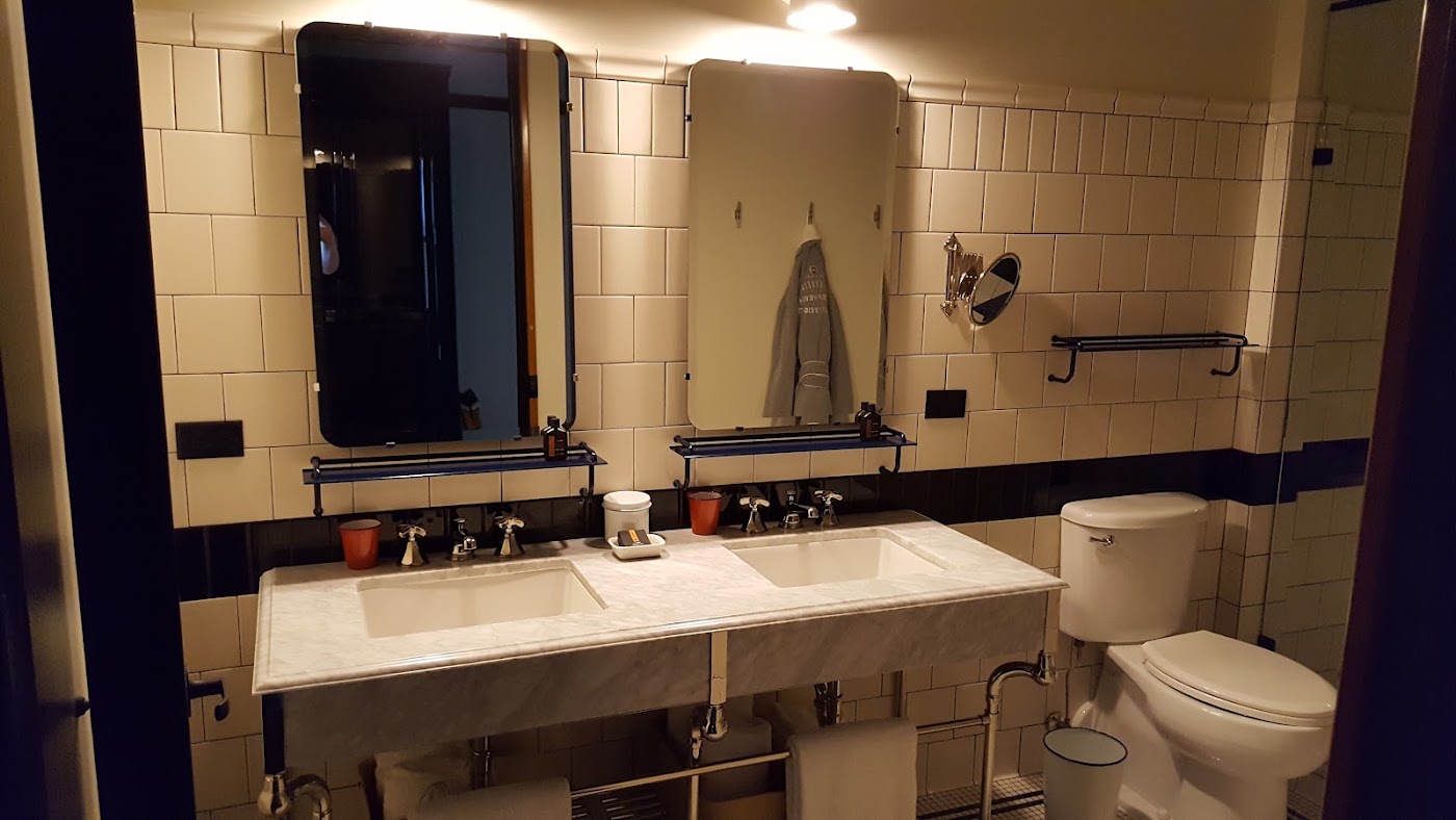 Chicago Athletic Association, dog-friendly hotel, photo 3