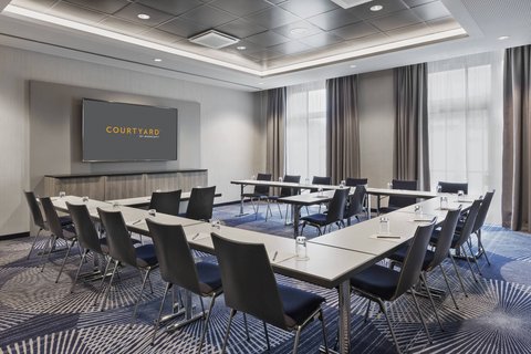 Courtyard by Marriott Hamburg City, dog-friendly hotel, photo 4
