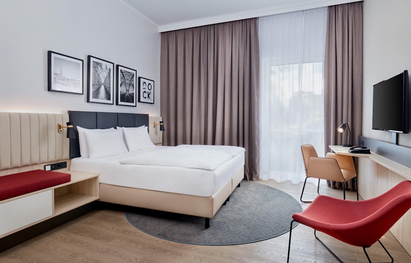 Crowne Plaza Hamburg City Alster, dog-friendly hotel, photo 2