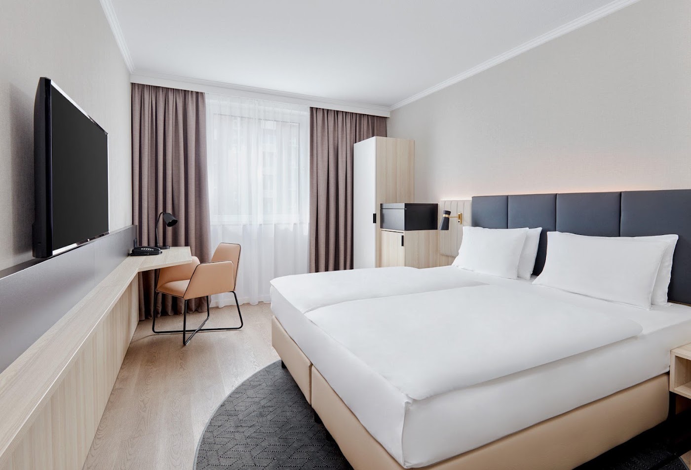 Crowne Plaza Hamburg City Alster, dog-friendly hotel, photo 4