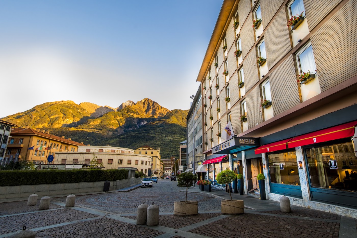 Duca d'Aosta Hotel, dog-friendly hotel in Courmayeur and the Aosta Valley