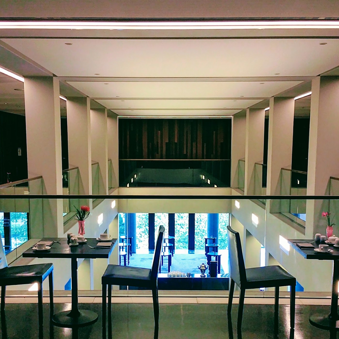 Empire Riverside Hotel, dog-friendly hotel, photo 3
