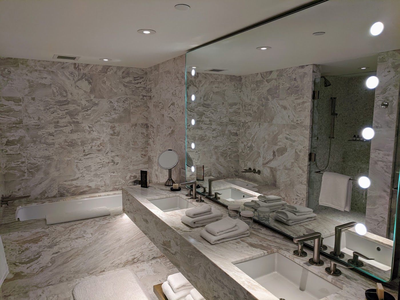 Fairmont Century Plaza, dog-friendly hotel, photo 4