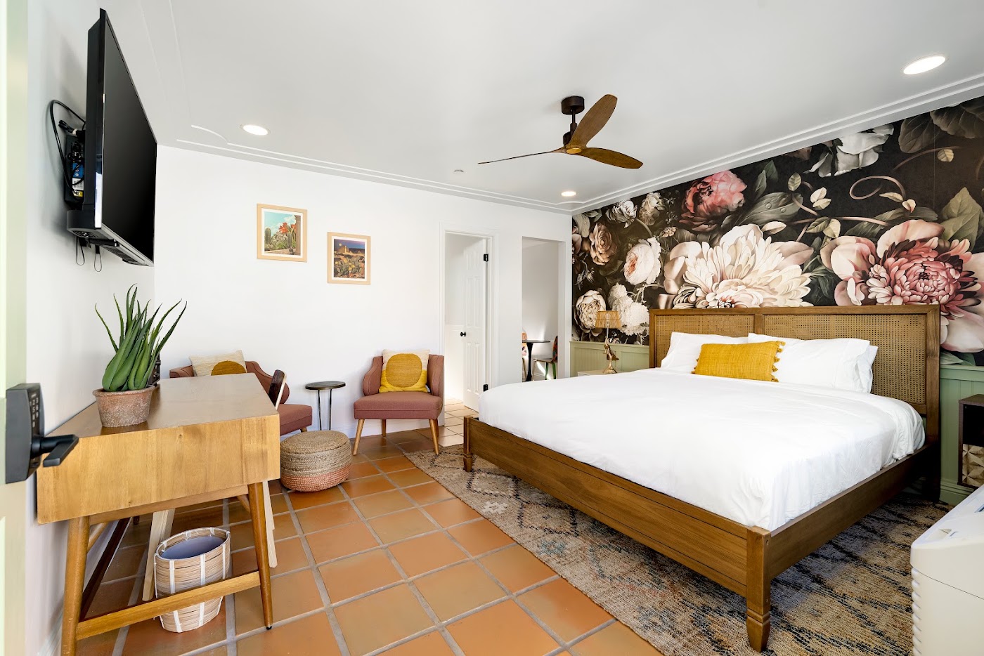 Fleur Noire Hotel, dog-friendly hotel, photo 2
