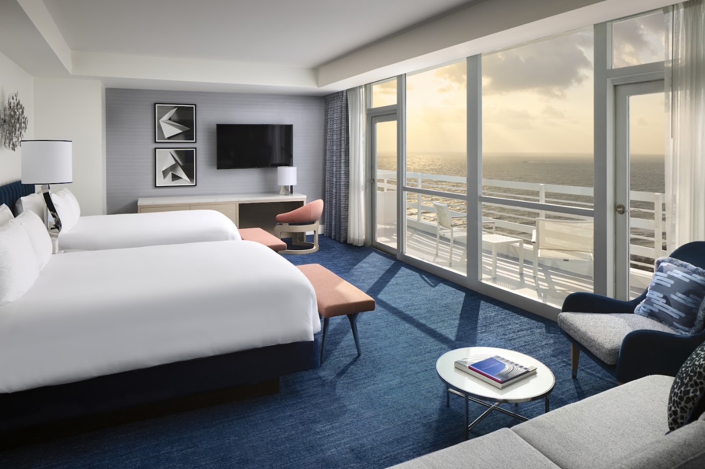 Fontainebleau Miami Beach, dog-friendly hotel, photo 2