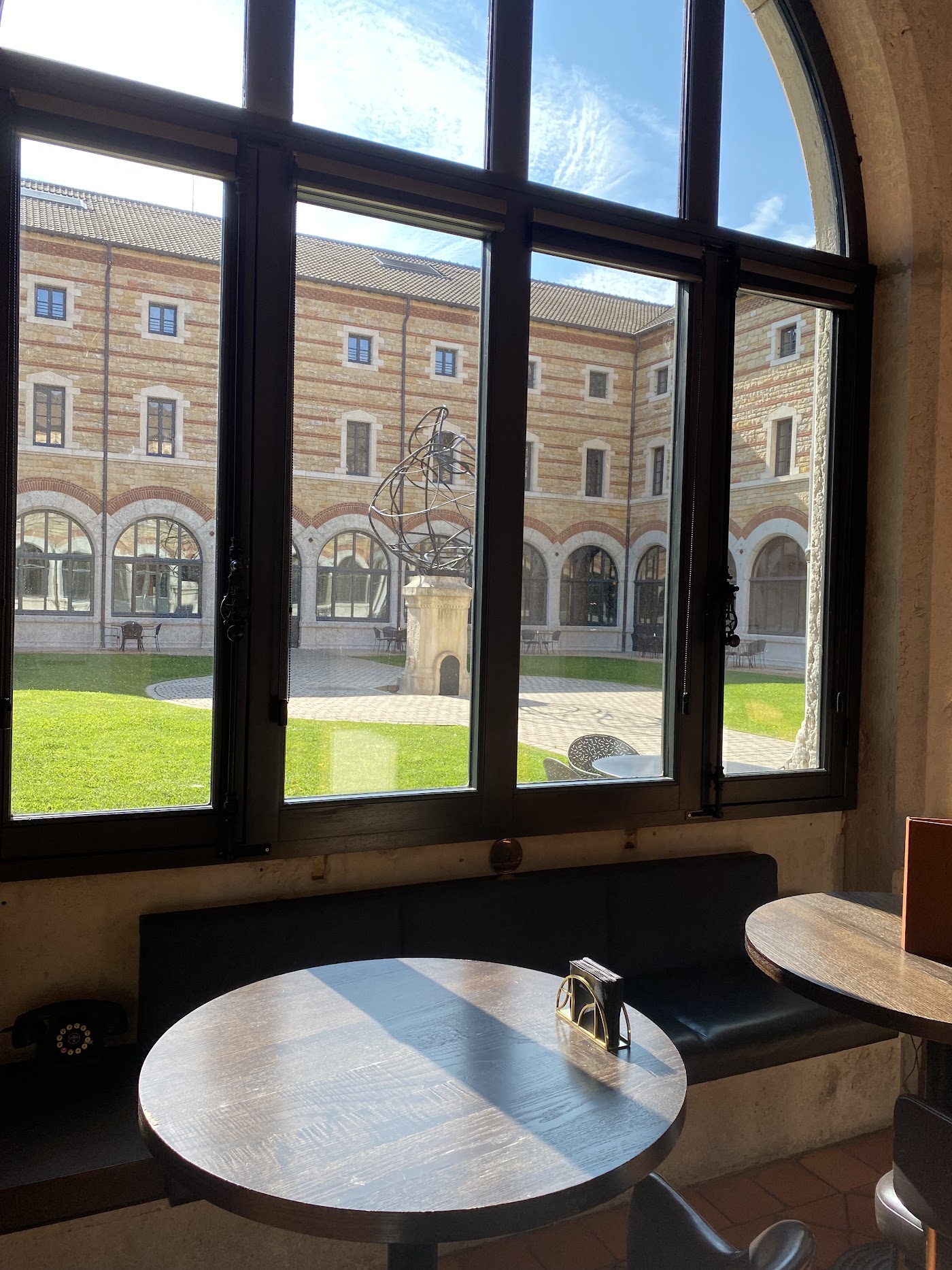 Fourvière Hôtel, dog-friendly hotel, photo 4