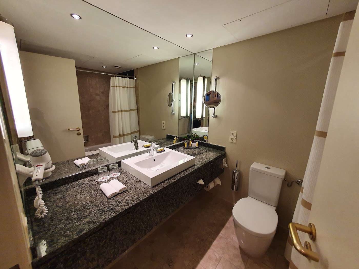 Hamburg Marriott Hotel, dog-friendly hotel, photo 4