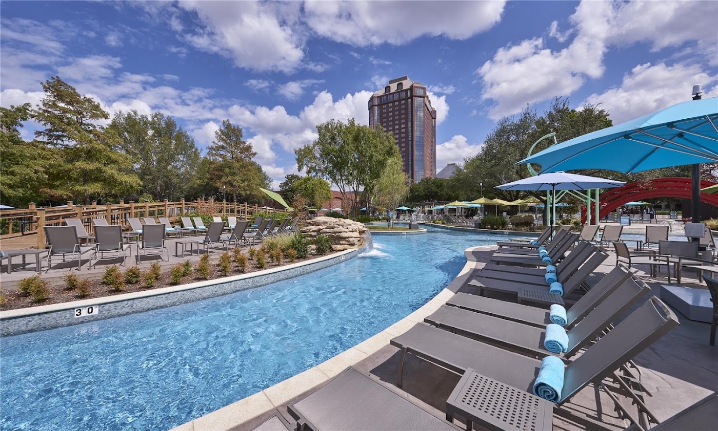 Hilton Anatole, dog-friendly hotel, photo 3