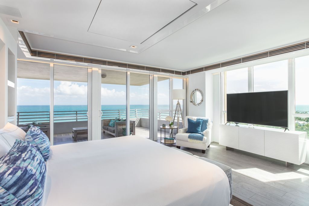 Hilton Bentley Miami South Beach, dog-friendly hotel, photo 2