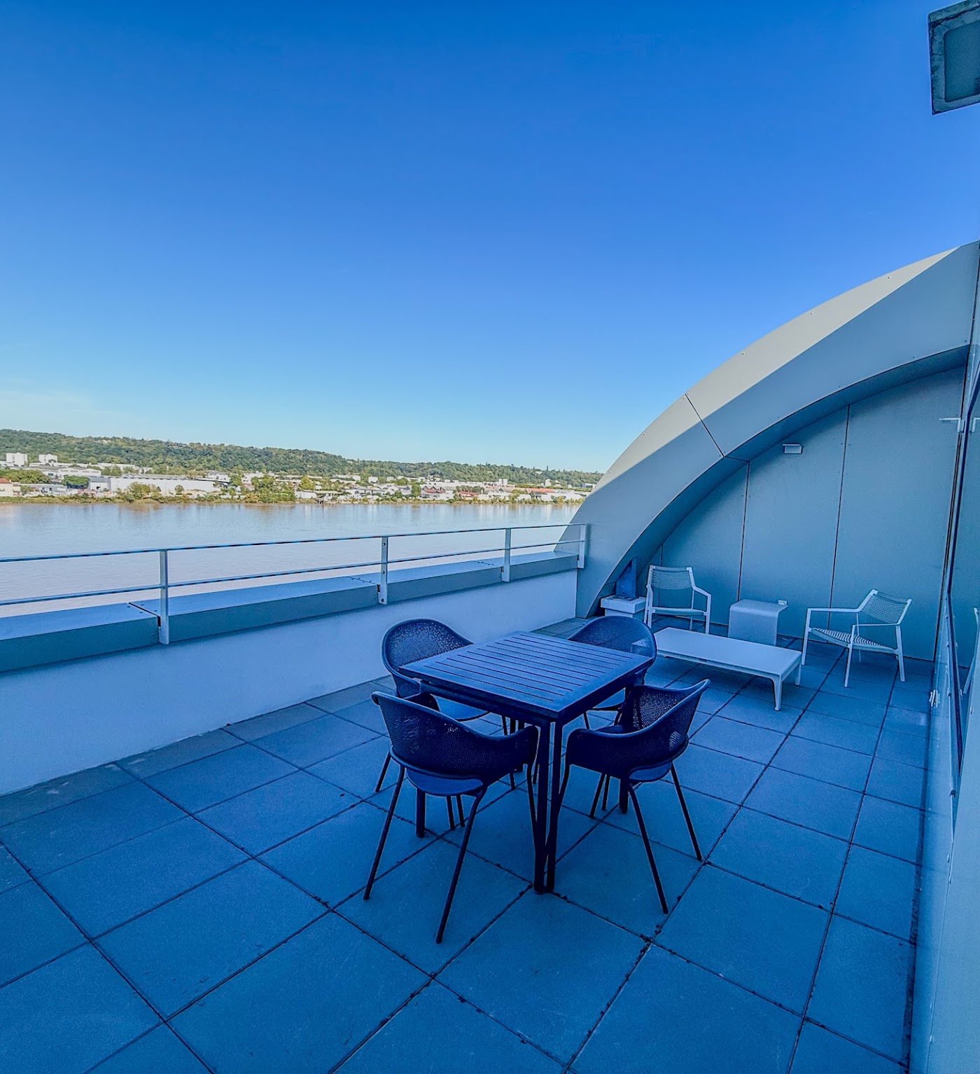 Hilton Garden Inn Bordeaux Centre, dog-friendly hotel, photo 3