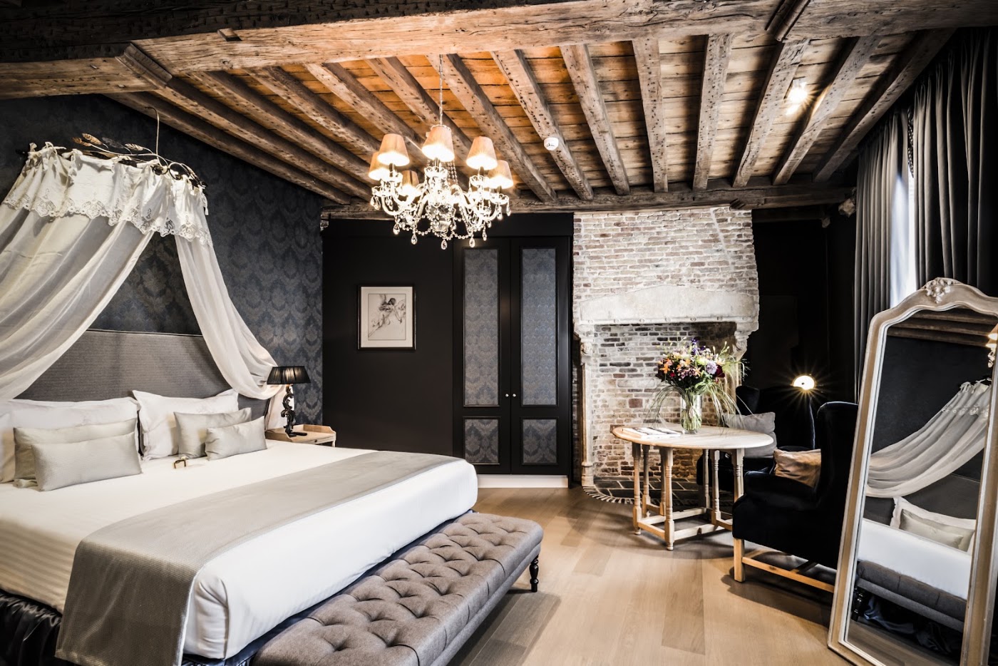 Hotel de Castillion, dog-friendly hotel, photo 2