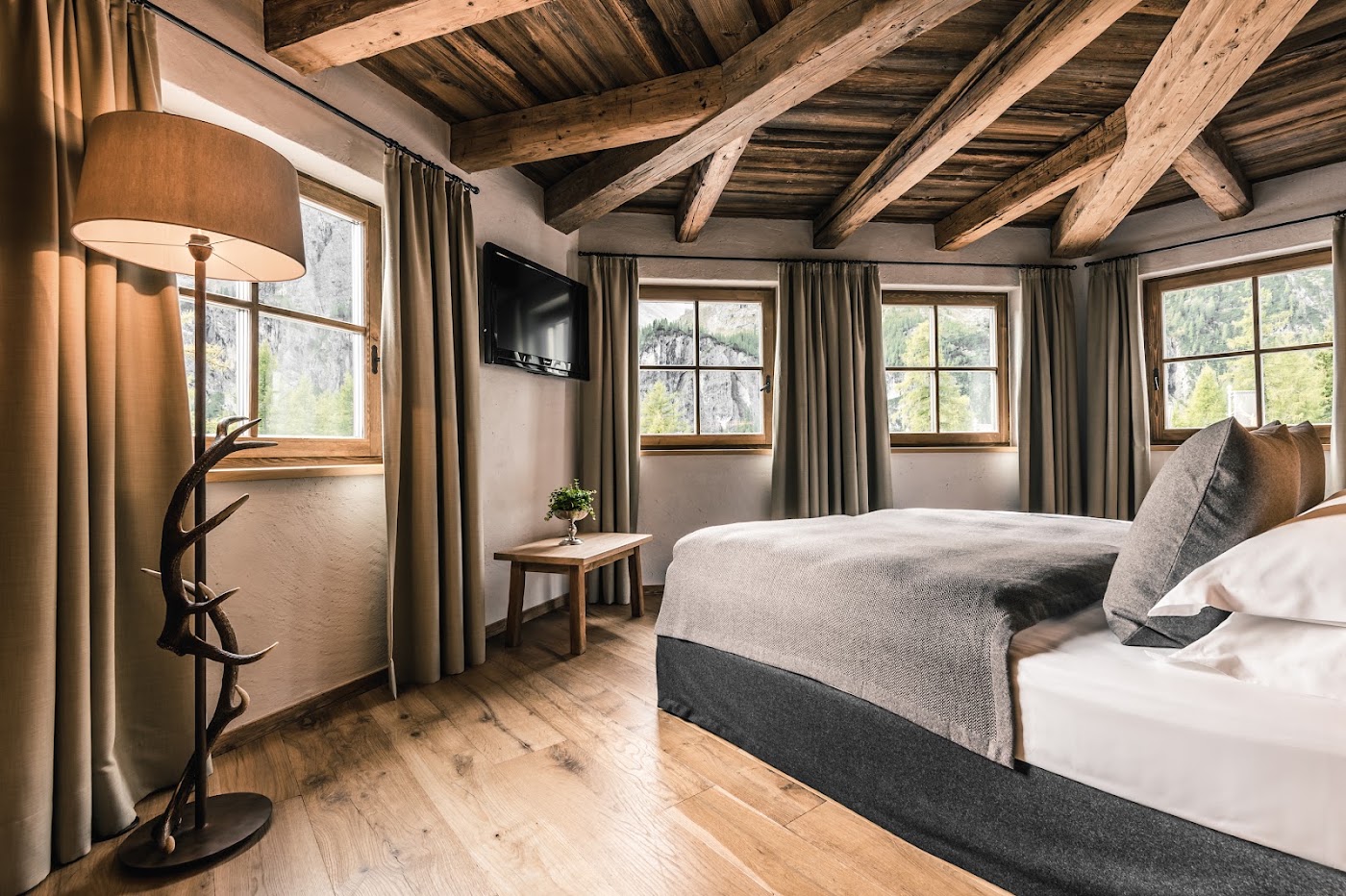 Hotel Kolfuschgerhof Mountain Resort, dog-friendly hotel, photo 2