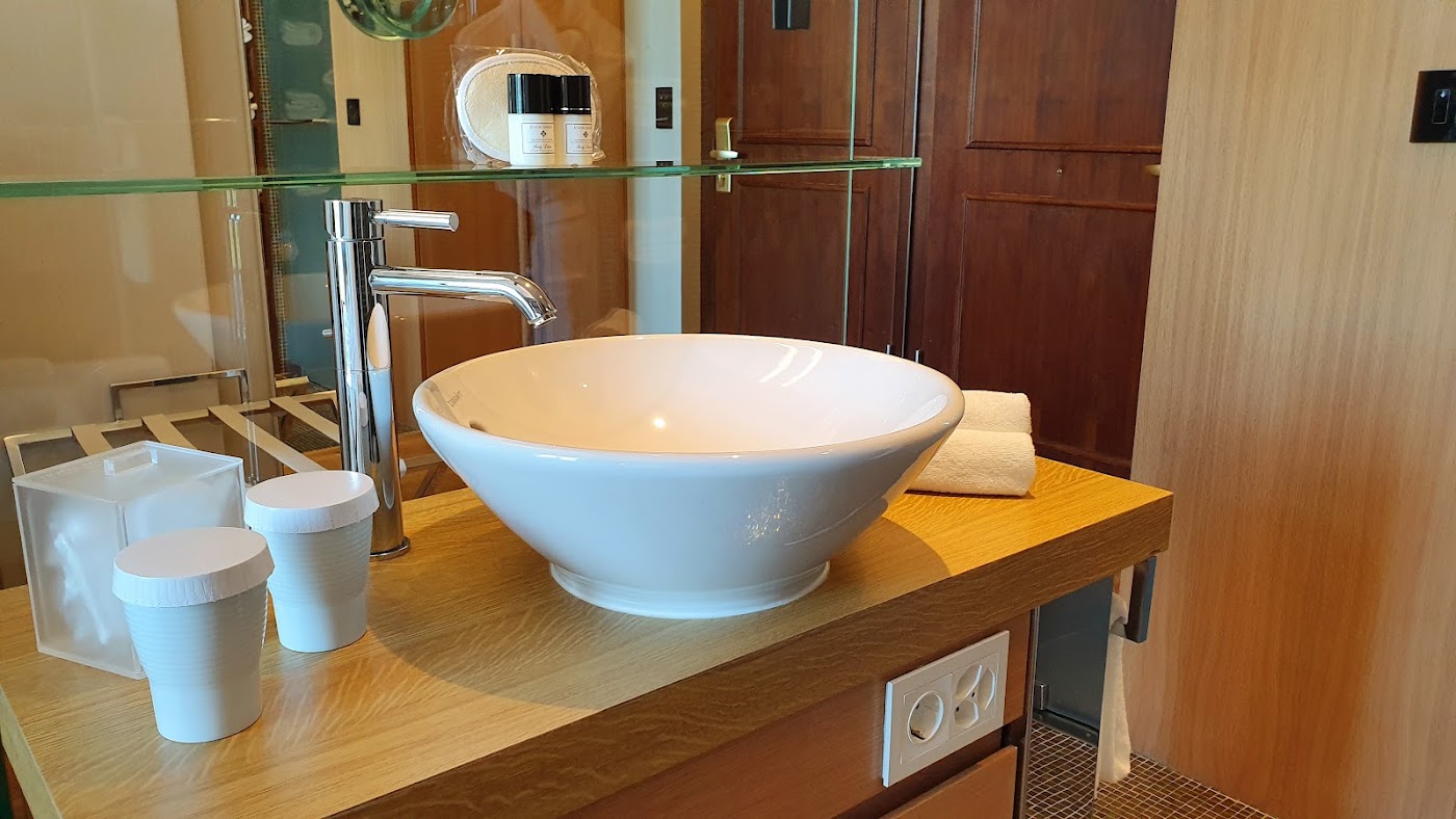 Hôtel Métropole Genève, dog-friendly hotel, photo 3