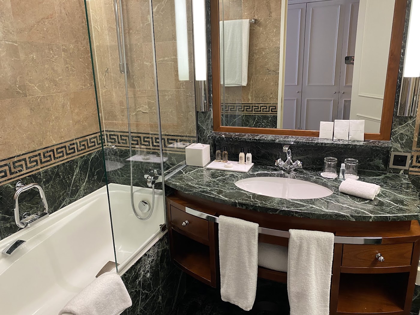 Hotel President Wilson, a Luxury Collection Hotel, Geneva, dog-friendly hotel, photo 4