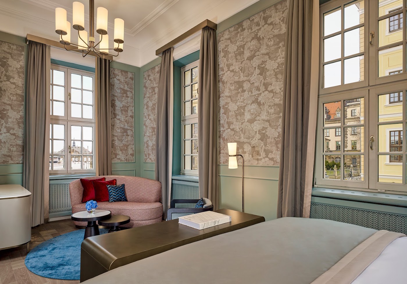 Hotel Taschenbergpalais Kempinski Dresden, dog-friendly hotel, photo 2