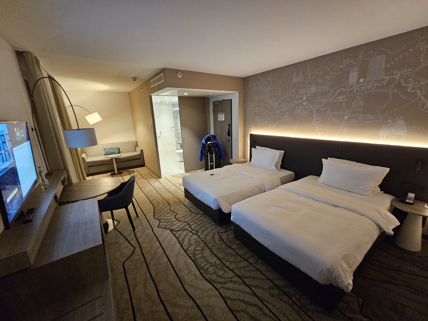 Hyatt Place Frankfurt Airport, dog-friendly hotel, photo 2