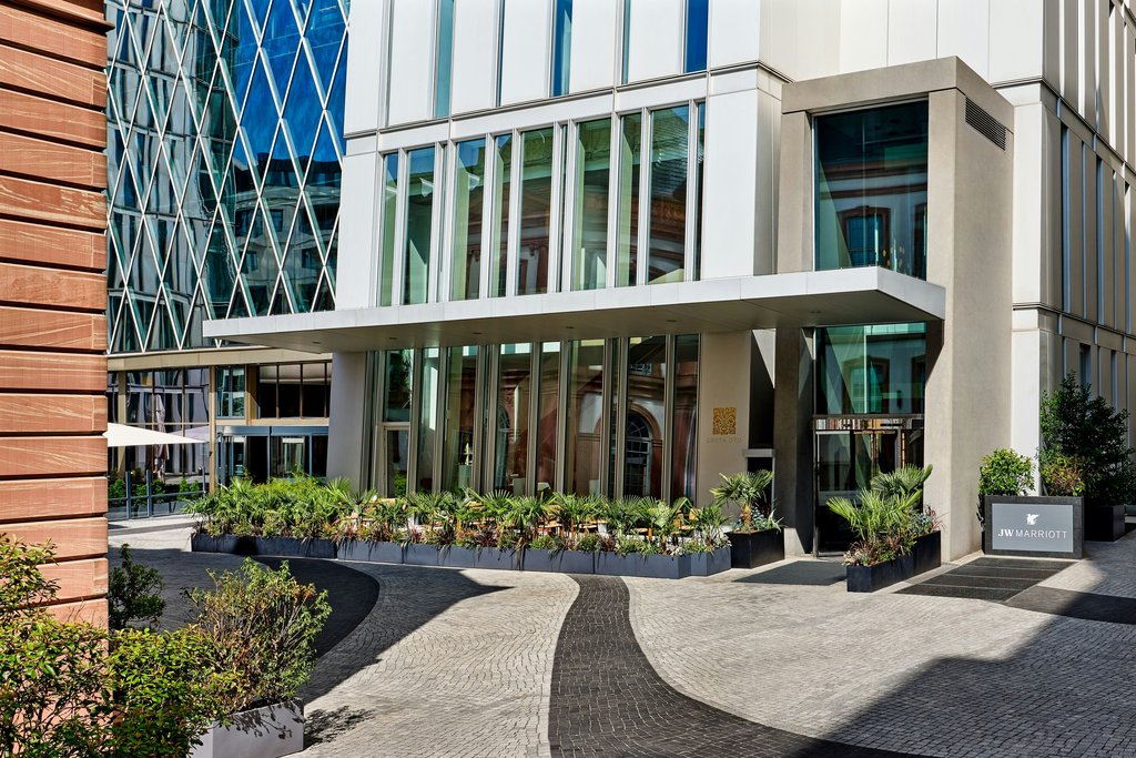 JW Marriott Hotel Frankfurt, dog-friendly hotel in Frankfurt and the Rhine-Main