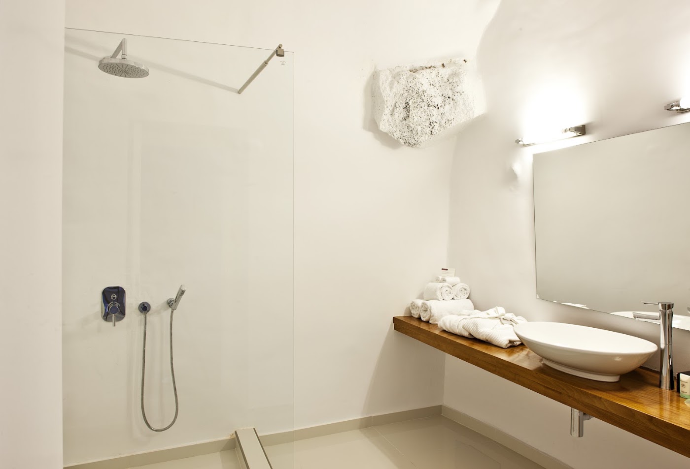 Katikies Santorini Pelagos House, dog-friendly hotel, photo 4