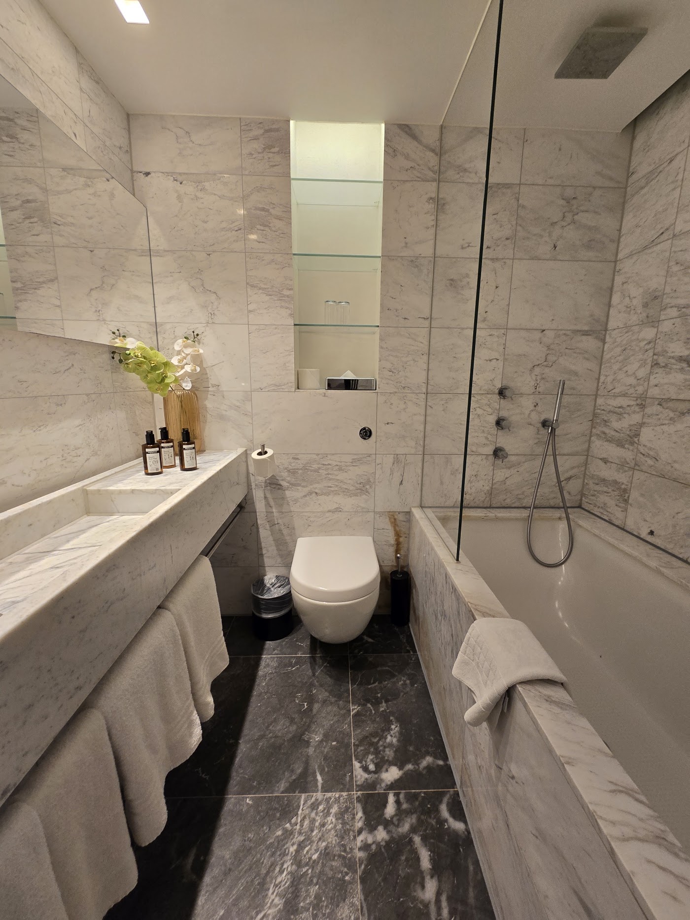 La Suite West Hyde Park, dog-friendly hotel, photo 3