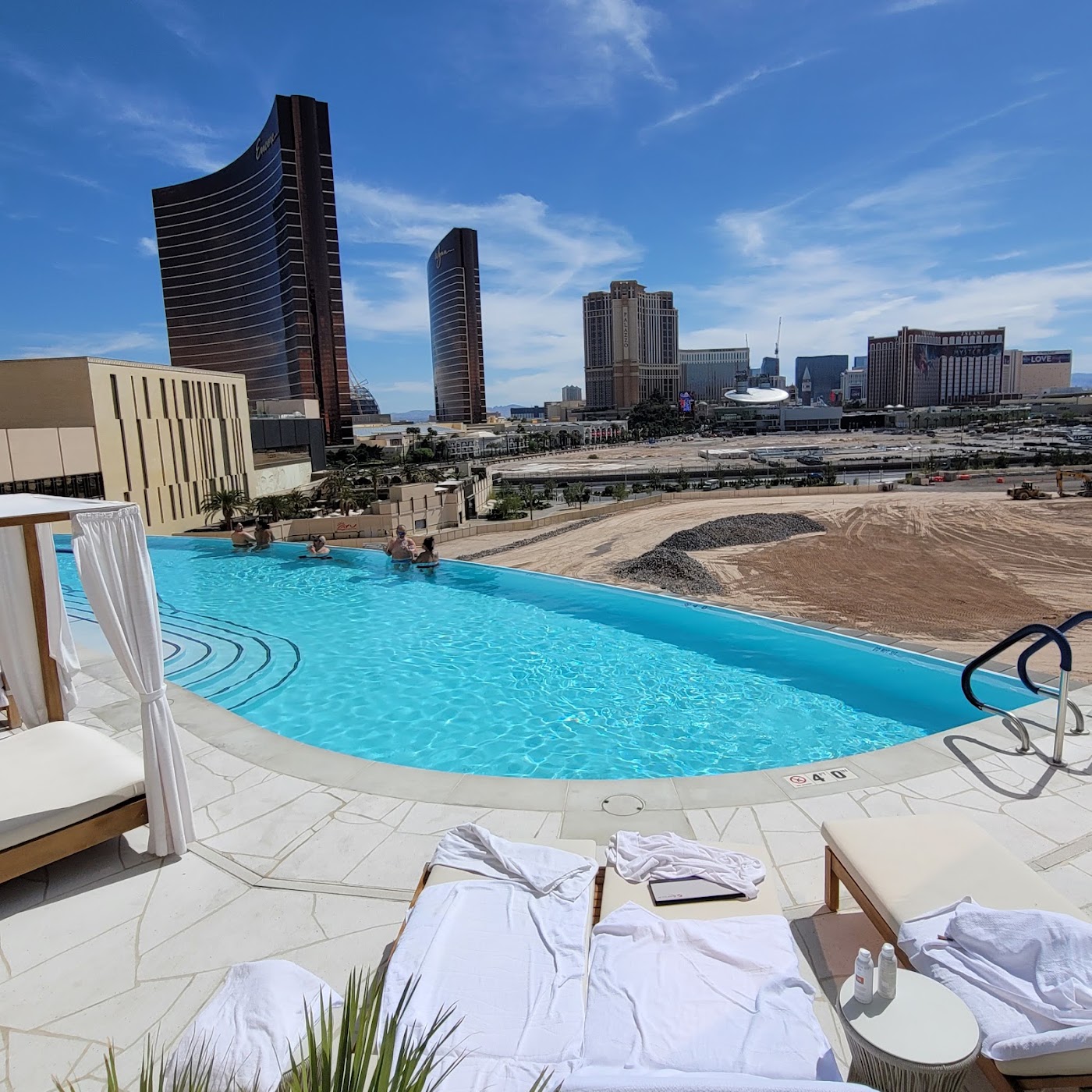Las Vegas Hilton at Resorts World, dog-friendly hotel, photo 3