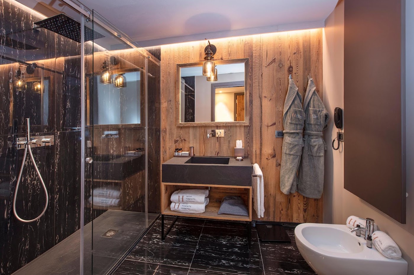 Le Massif Hotel & Lodge, dog-friendly hotel, photo 4