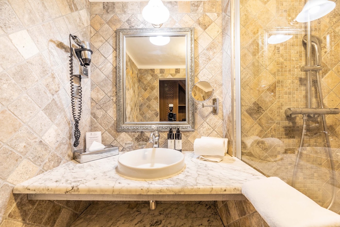 Le Roi Théodore, dog-friendly hotel, photo 4