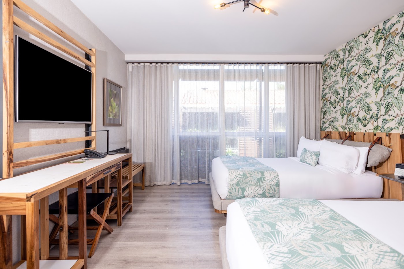 Lennox Miami Beach, dog-friendly hotel, photo 2