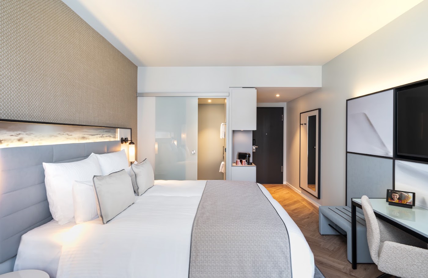 Leonardo Royal Hotel Cologne Bonn Airport, dog-friendly hotel, photo 2
