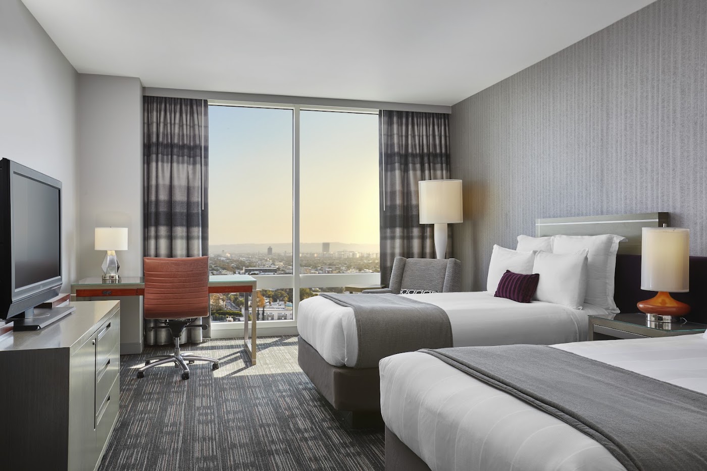 Loews Hollywood Hotel, dog-friendly hotel, photo 2