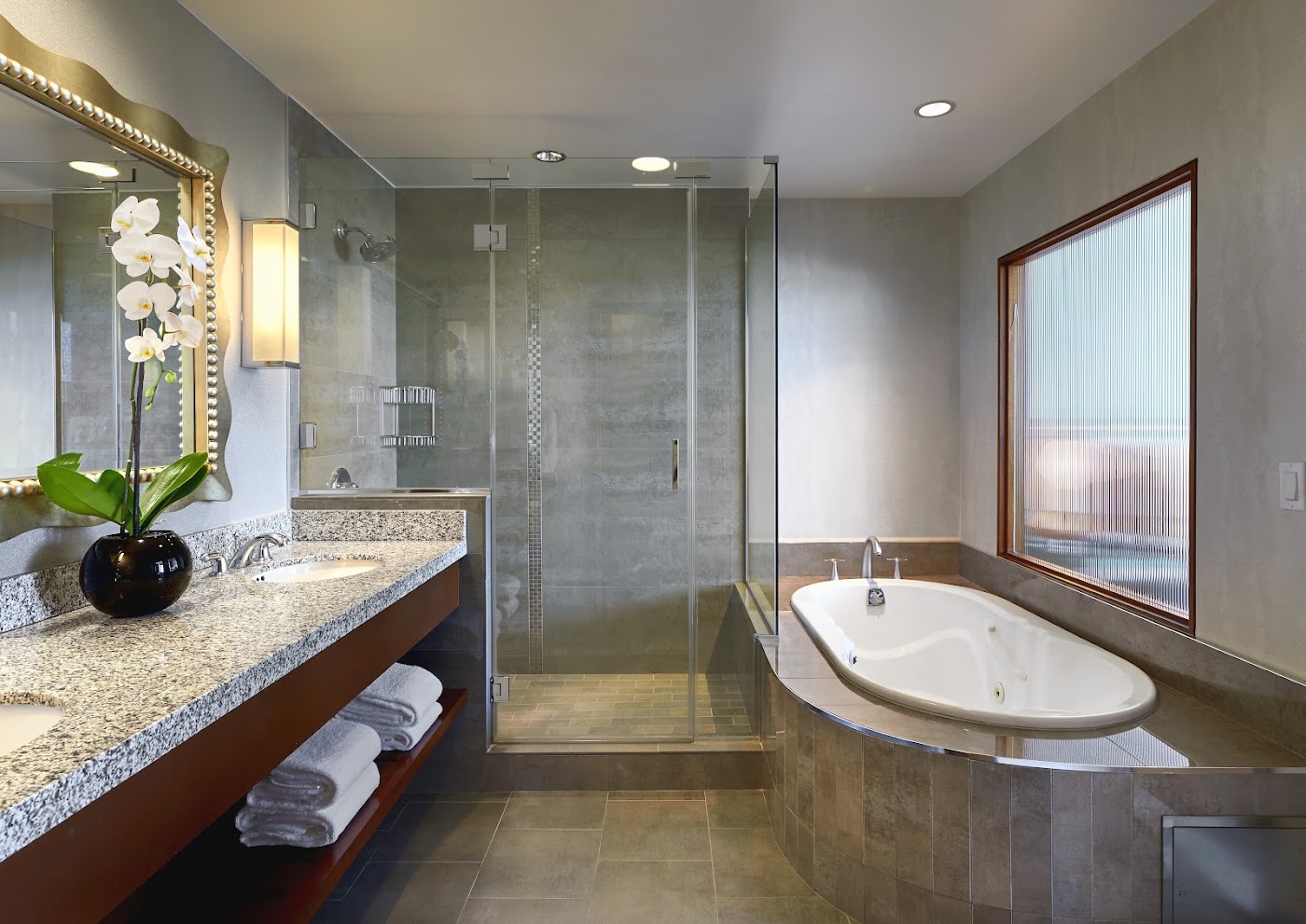 Loews Hollywood Hotel, dog-friendly hotel, photo 4