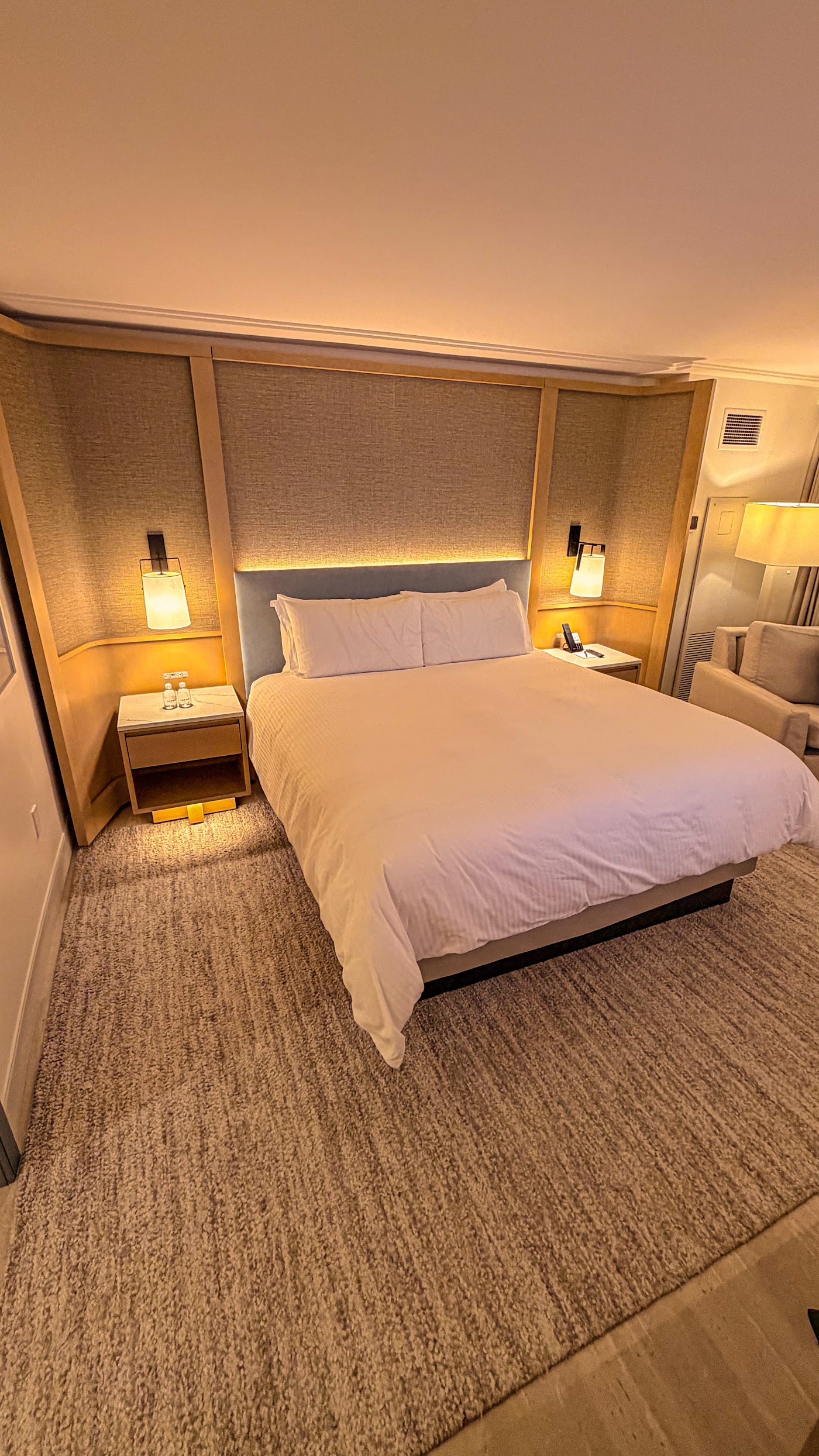 Loews Miami Beach Hotel, dog-friendly hotel, photo 2