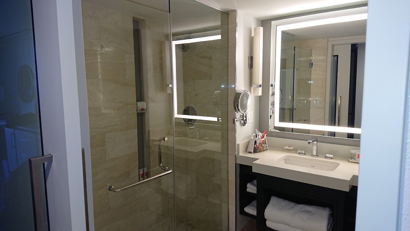 Loews Miami Beach Hotel, dog-friendly hotel, photo 4