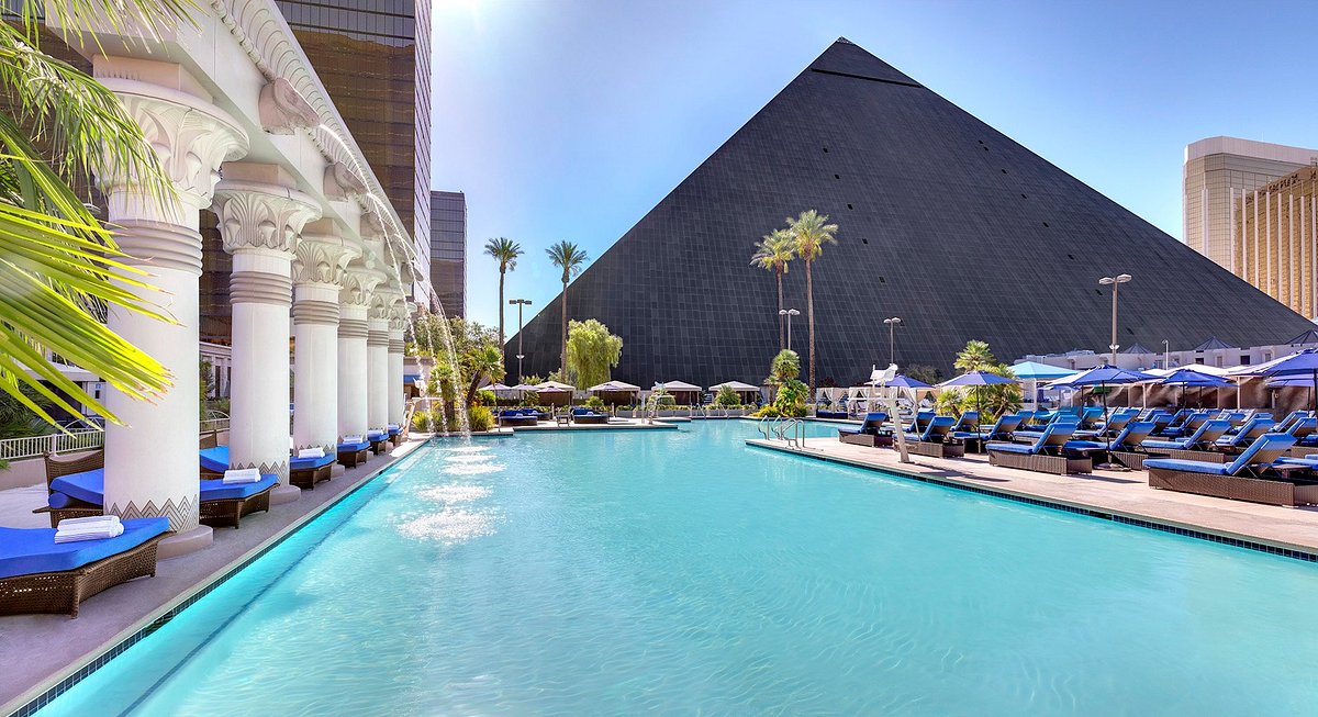 Luxor Hotel and Casino, dog-friendly hotel, photo 3