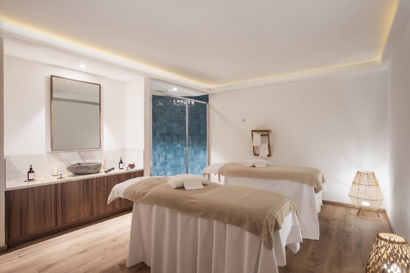 Mangia's Santa Teresa Sardinia, Curio Collection by Hilton, dog-friendly hotel, photo 2