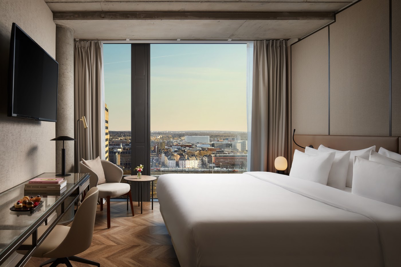 NH Collection Frankfurt Spin Tower, dog-friendly hotel, photo 2