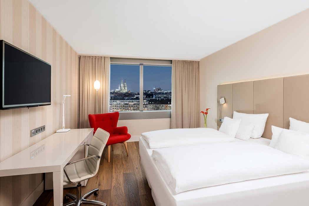 NH Collection Köln Mediapark, dog-friendly hotel, photo 2