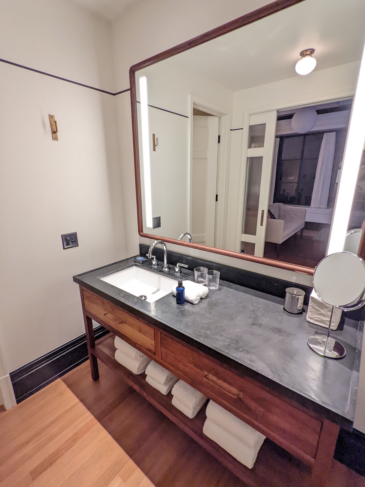 Nine Orchard, dog-friendly hotel, photo 3
