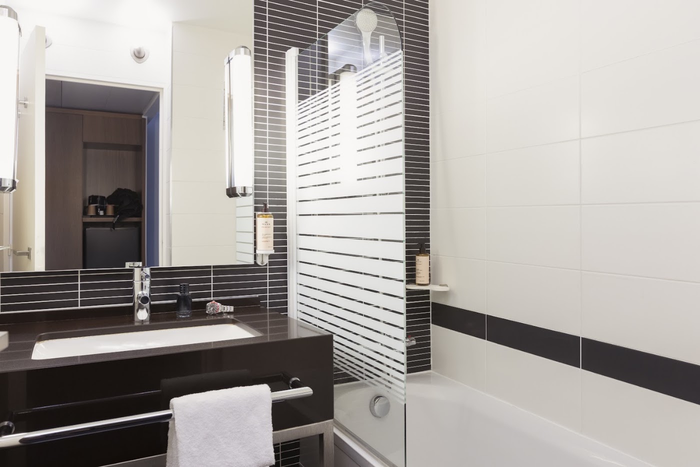 Novotel Bordeaux Centre Gare Saint-Jean, dog-friendly hotel, photo 3