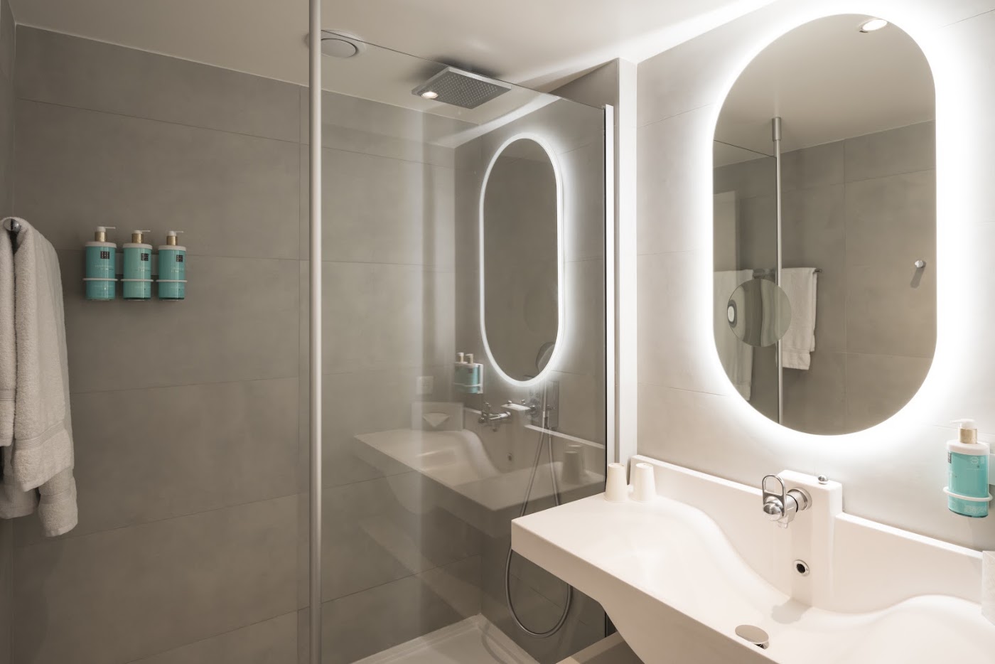 Novotel Bordeaux Lac, dog-friendly hotel, photo 4