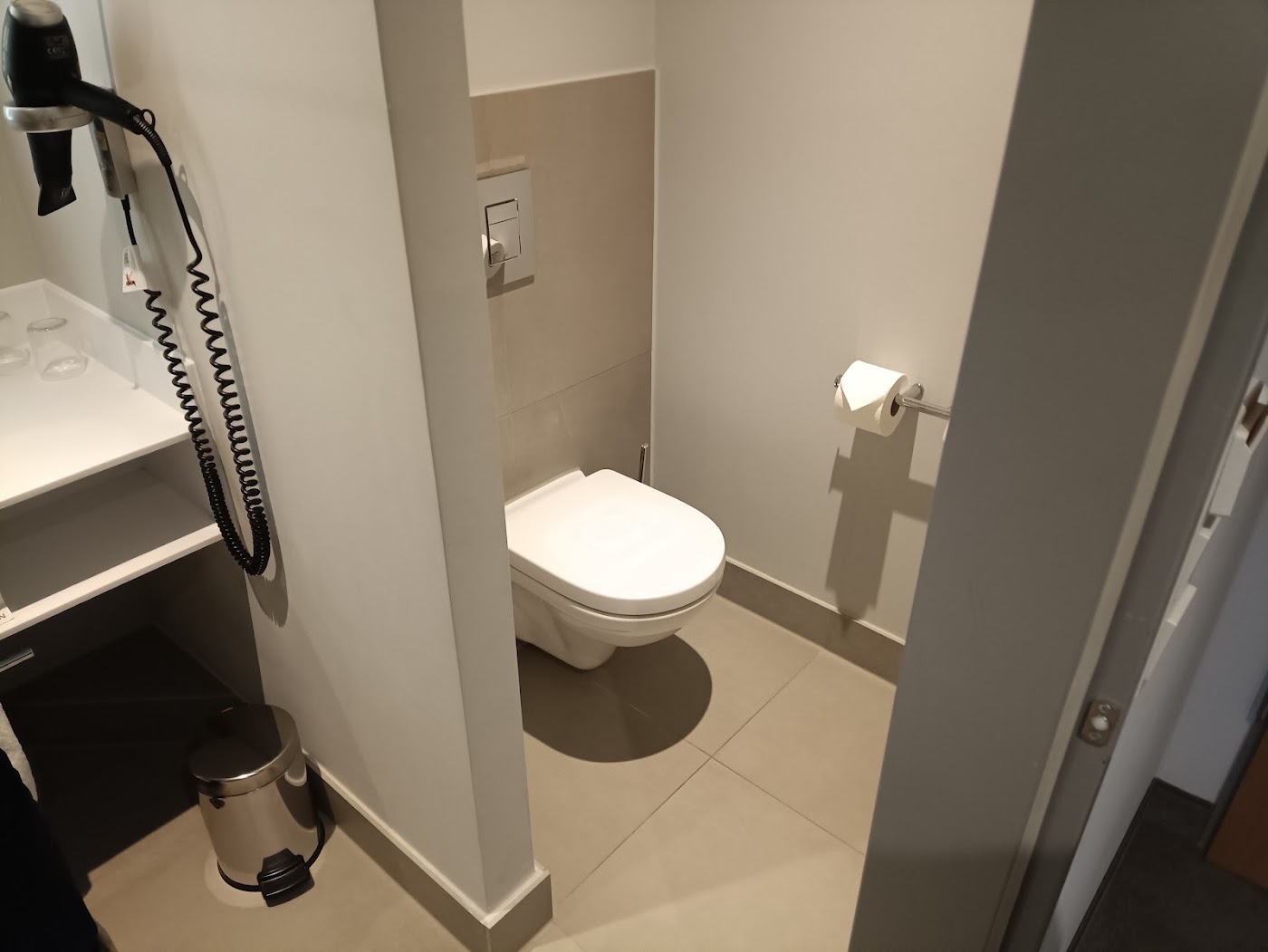 Novotel Hamburg City Alster, dog-friendly hotel, photo 3