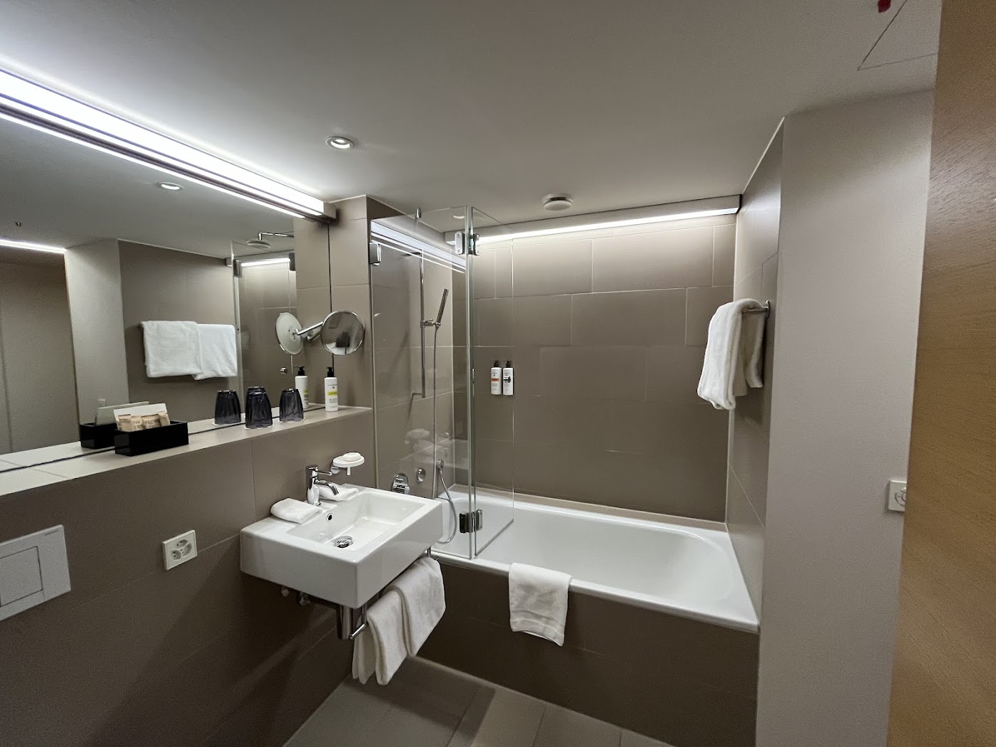 Pullman Basel Europe, dog-friendly hotel, photo 3
