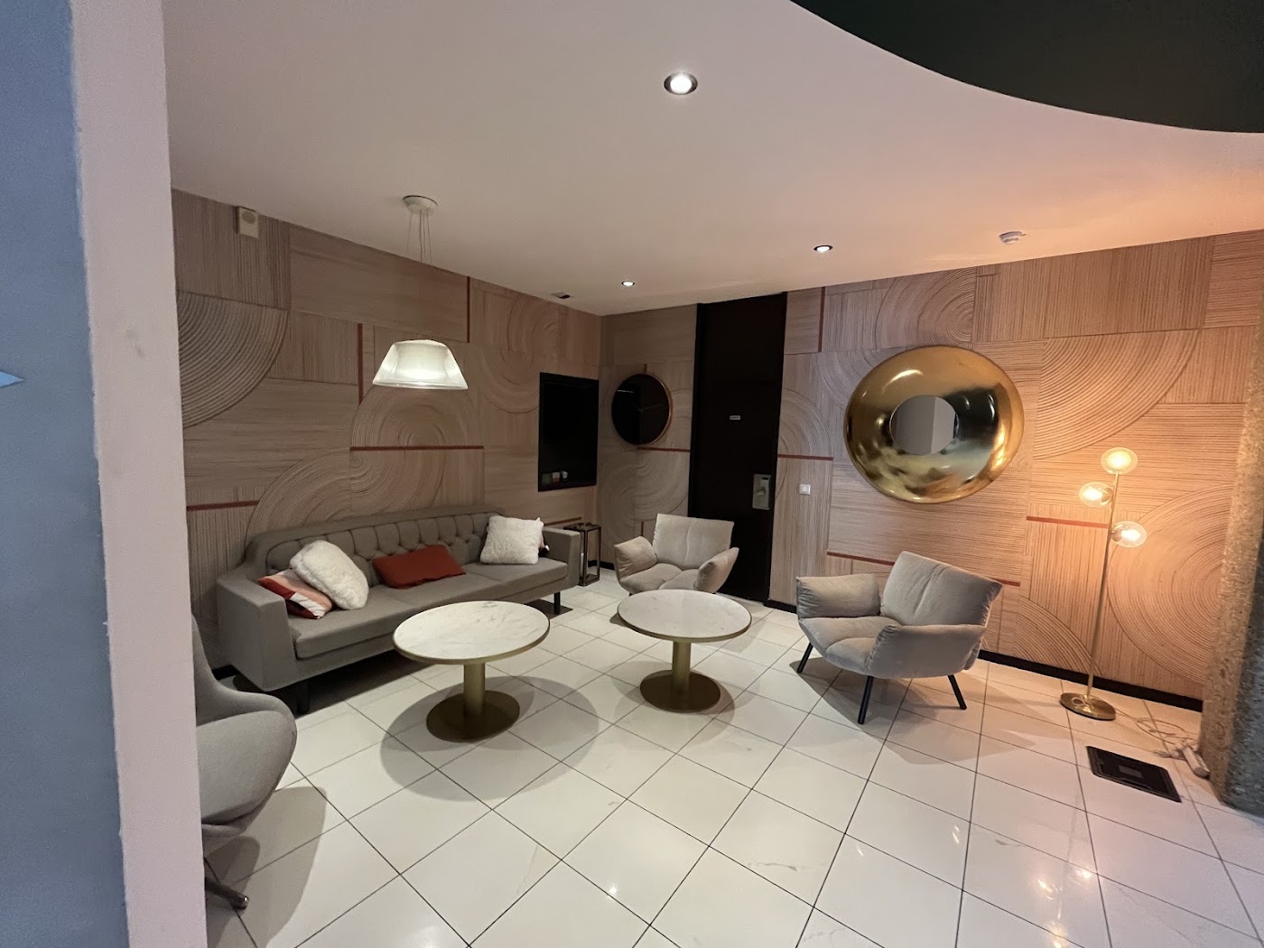 Pullman Bordeaux Lac, dog-friendly hotel, photo 4