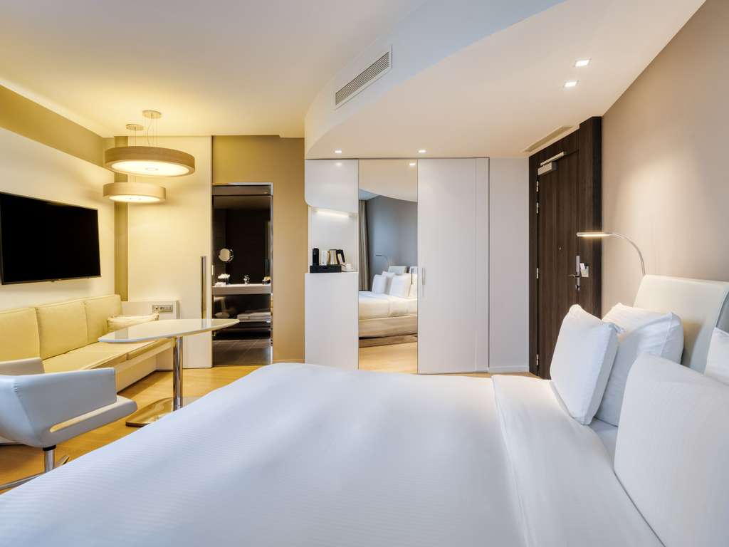 Pullman Brussels Centre Midi, dog-friendly hotel, photo 5