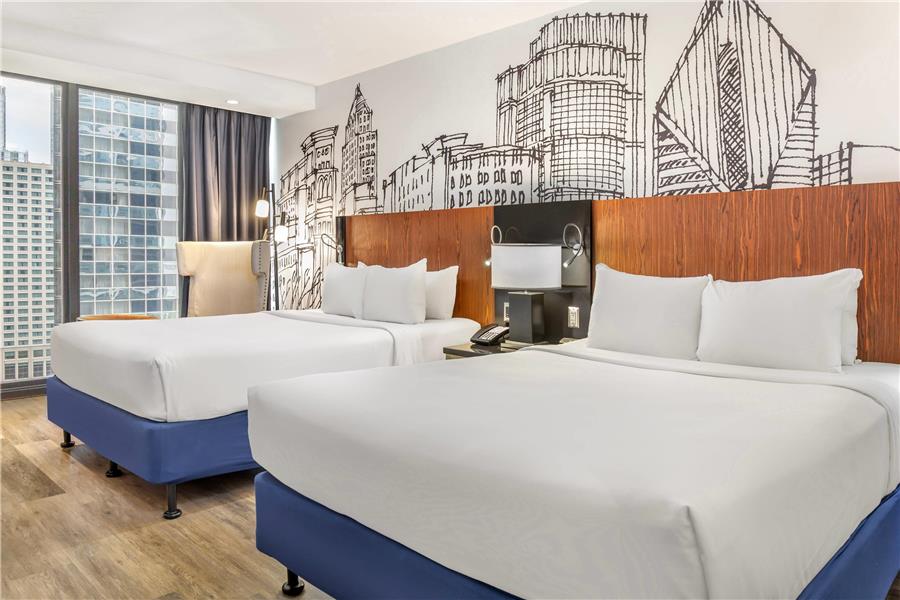 Radisson Blu Aqua Hotel Chicago, dog-friendly hotel, photo 2