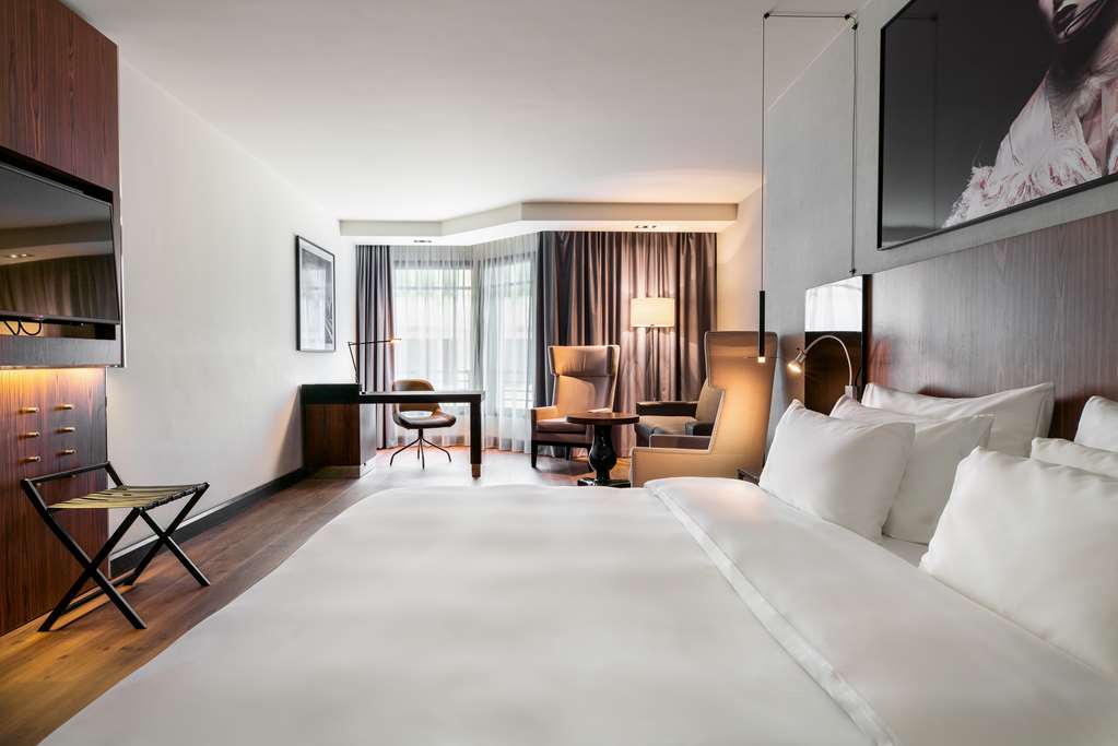 Radisson Collection Hotel, Grand Place Brussels, dog-friendly hotel, photo 5